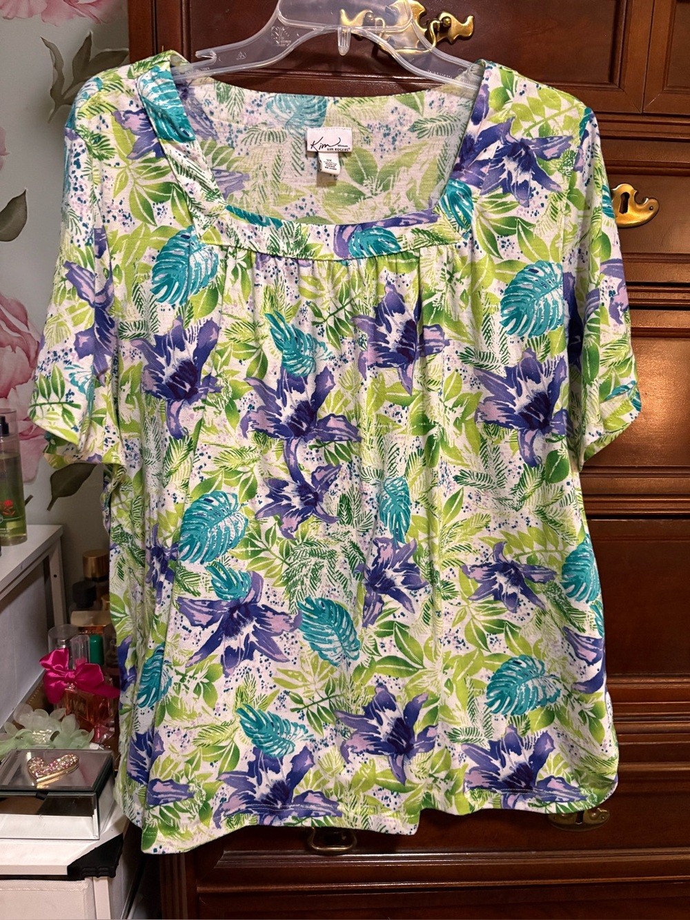 Kim Rogers Women's Green & Blue Floral Scoop Neck Top